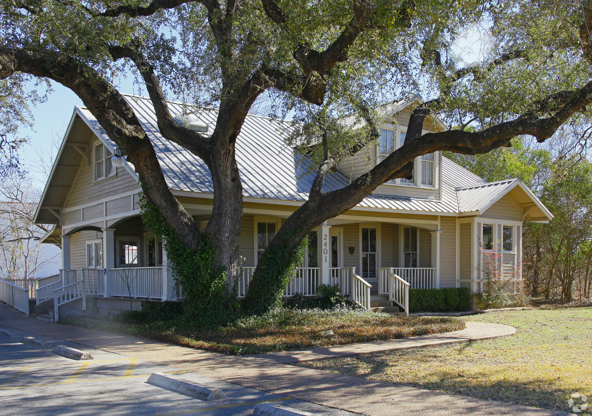 2401 Hunter Rd, San Marcos, TX à vendre Photo principale- Image 1 de 1