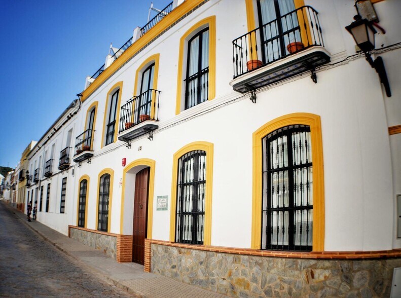 Avenida la Estación, 15, El Pedroso, Sevilla for sale - Building Photo - Image 2 of 50