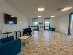 Office in Aix-en-Provence for lease Interior Photo- Image 2 of 4