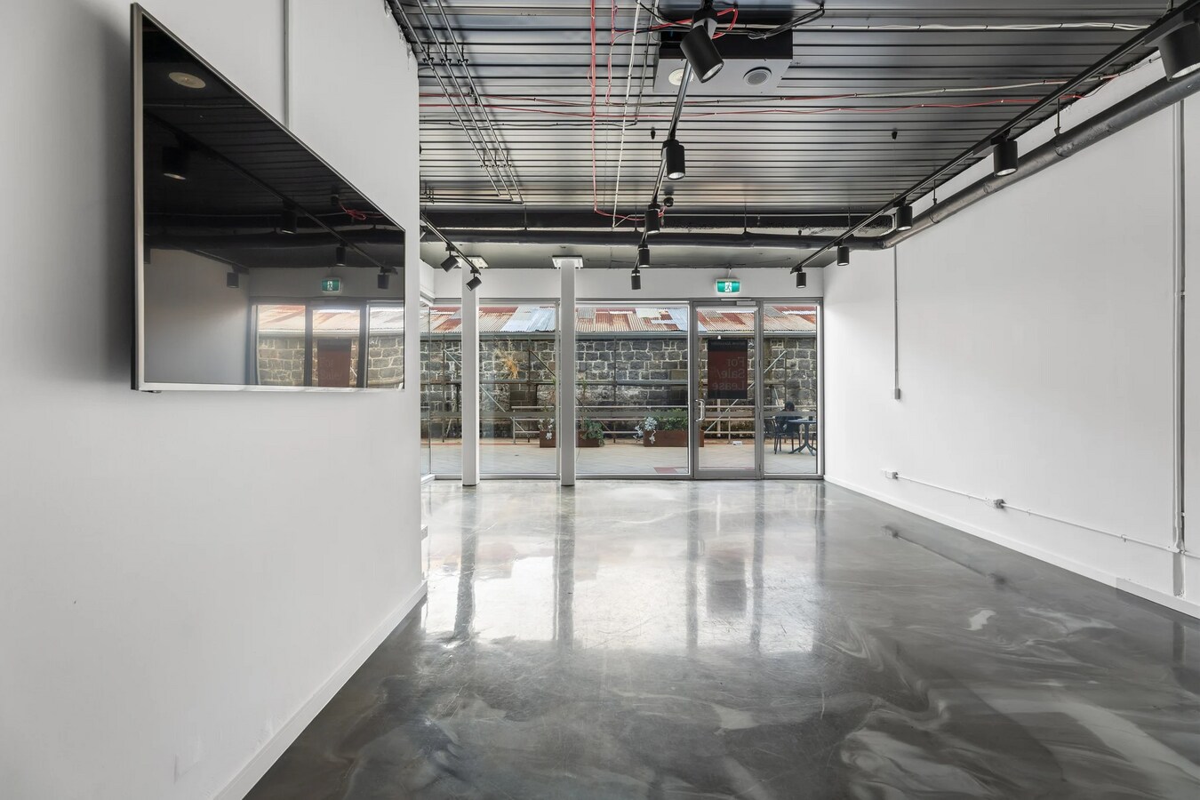41-43 Stockade Ave, Coburg, VIC 3058 - Unité 3B - - Photo intérieure - Image 1 of 3