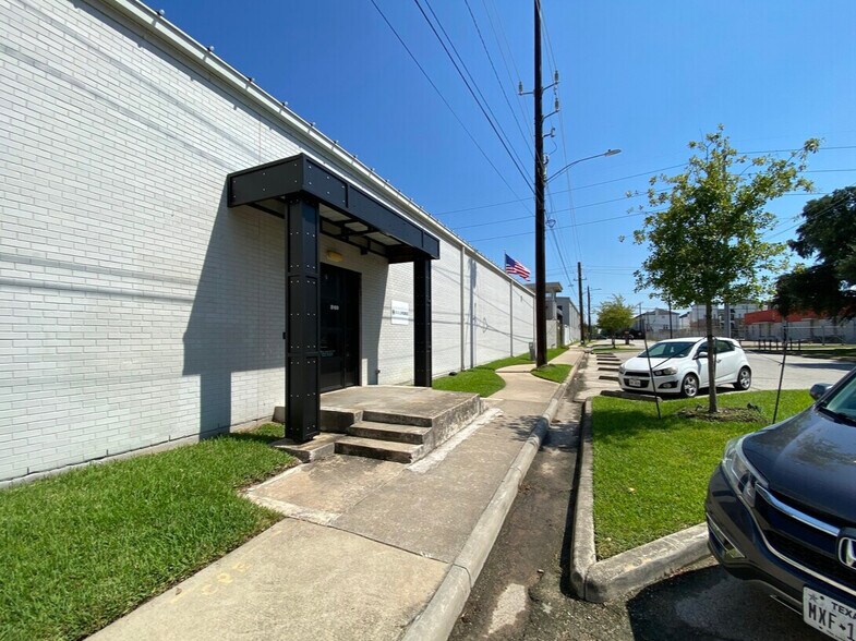 2000 Edwards St, Houston, TX à louer - Photo du bâtiment - Image 2 de 3