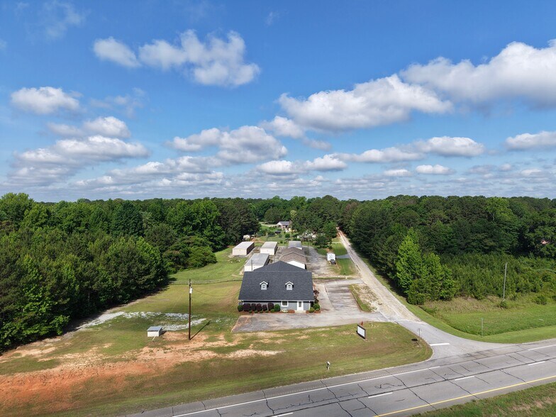 272 Highway 41 N, Barnesville, GA à vendre - Photo du bâtiment - Image 1 de 31
