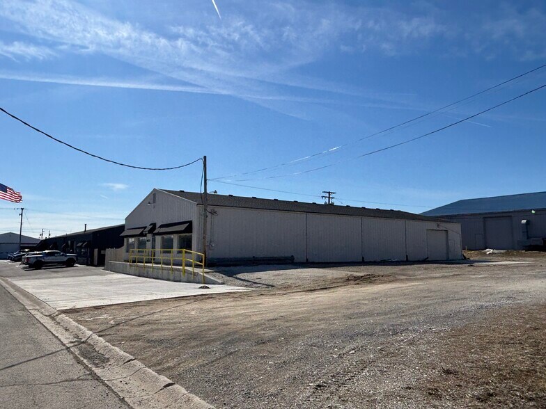 4825 Jean Dr, Fort Wayne, IN à vendre - Photo du bâtiment - Image 2 de 7