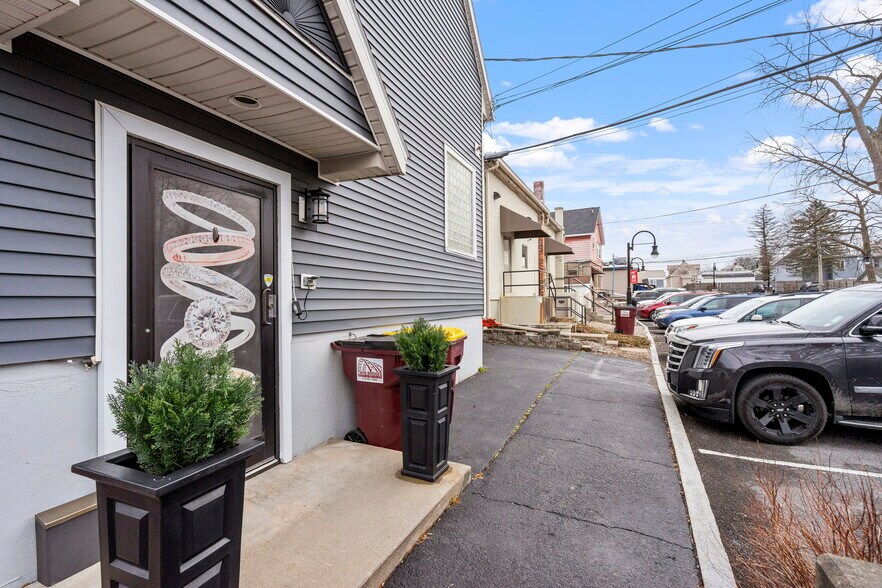 1624 Union St, Schenectady, NY à louer - Photo du bâtiment - Image 3 de 21