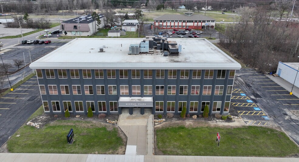 347 Midway Blvd, Elyria, OH à louer - Photo du bâtiment - Image 3 de 30