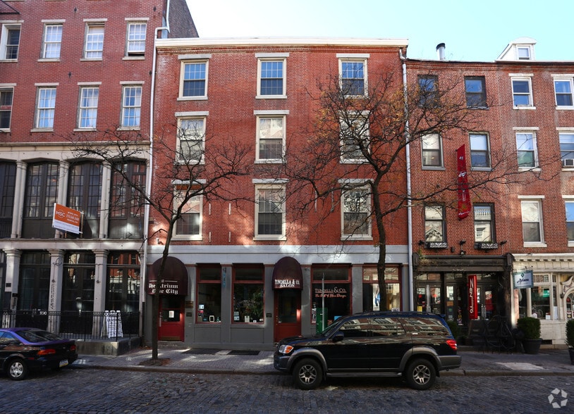 128-130 Chestnut St, Philadelphia, PA for lease - Building Photo - Image 1 of 7