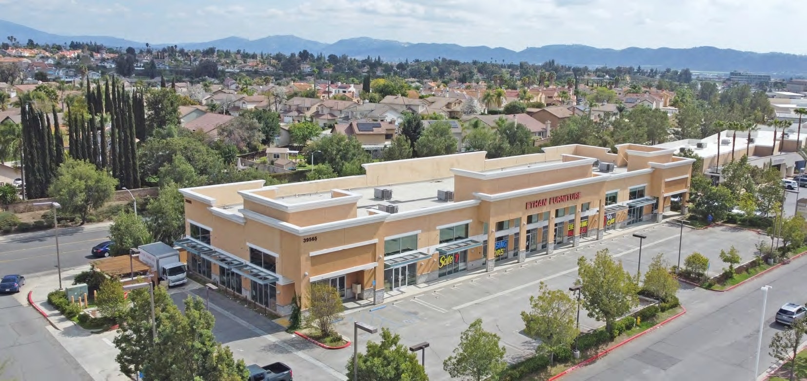 39565 Avenida Acacias, Murrieta, CA for lease Primary Photo- Image 1 of 8