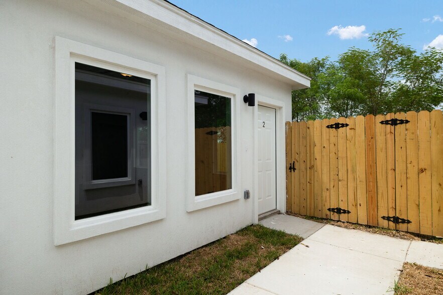416 E Acacia St, Alamo, TX à vendre - Photo du bâtiment - Image 2 de 24