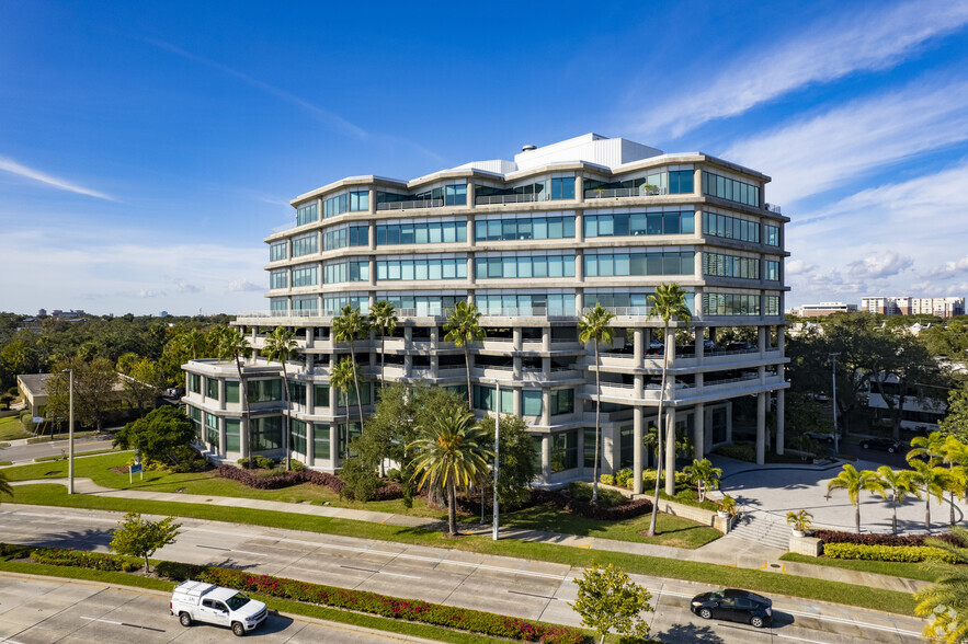 601 Bayshore Blvd, Tampa, FL à louer - Photo du b timent - Image 1 de 10