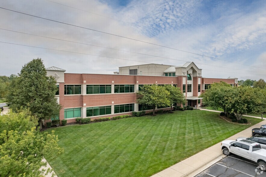 4910 Corporate Centre Dr, Lawrence, KS à louer - Photo du bâtiment - Image 2 de 5