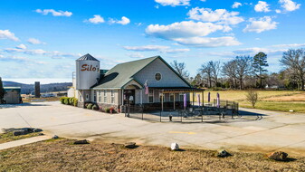 Silo's Smokehouse Restaurant - Parking Garage