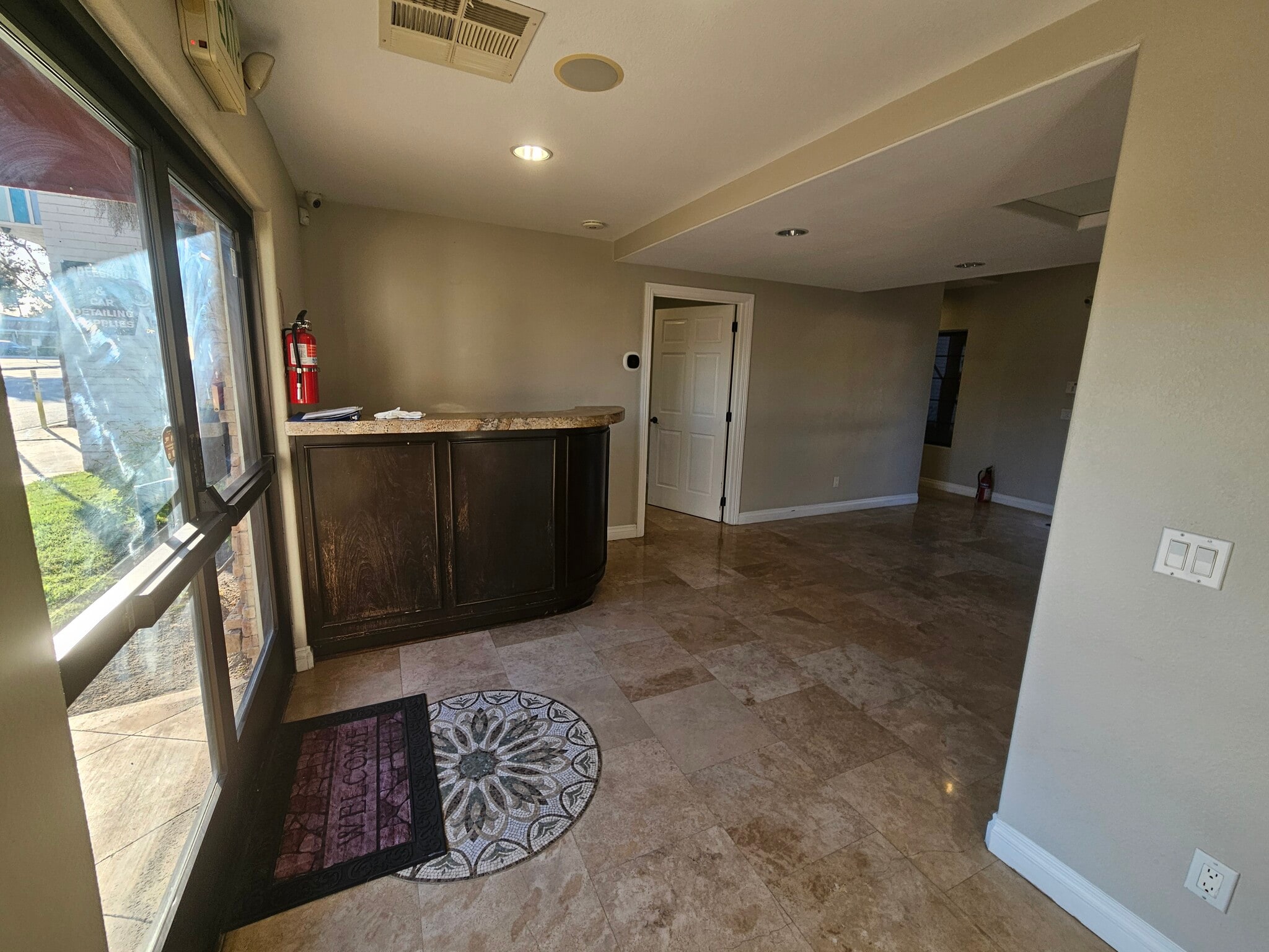 571 W La Habra Blvd, La Habra, CA for lease Building Photo- Image 1 of 11