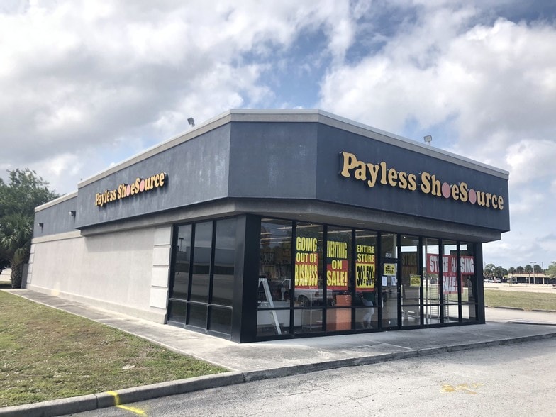 2061 S US Highway 1, Fort Pierce, FL for lease - Primary Photo - Image 1 of 4