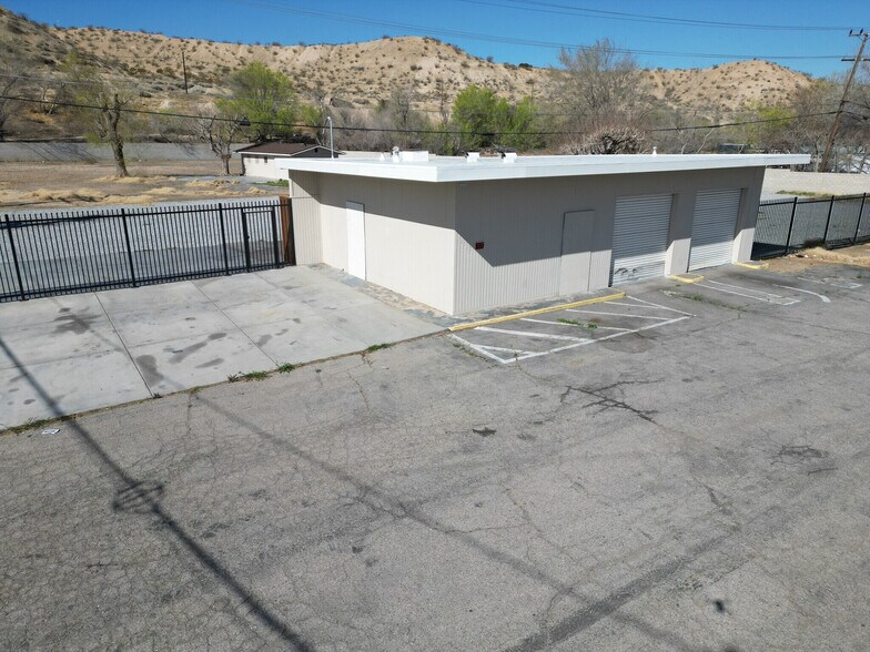 16593 S D St, Victorville, CA à louer - Photo du bâtiment - Image 3 de 4