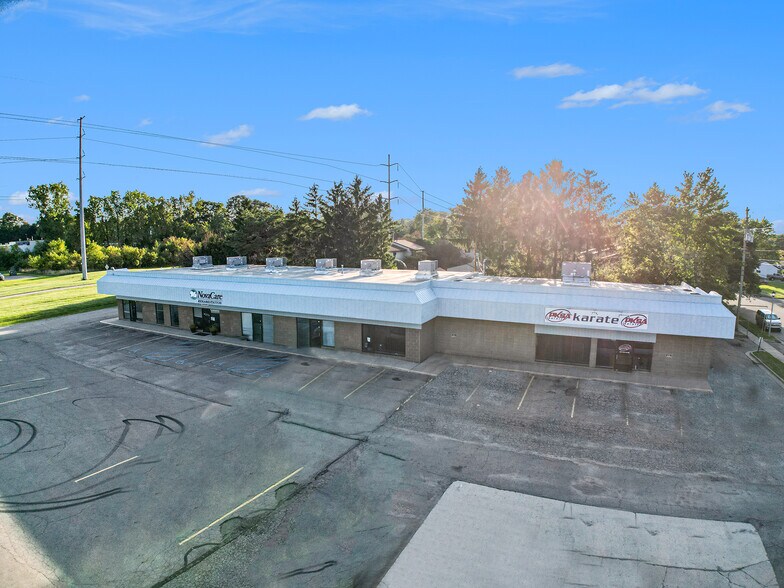 5400 S Pennsylvania Ave, Lansing, MI for sale - Building Photo - Image 2 of 6