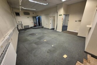 3 Market Sq, Crewkerne for lease Interior Photo- Image 2 of 8