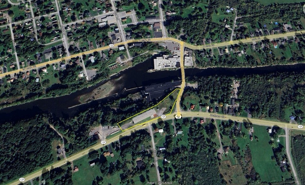 19441 State Route 12F, Brownville, NY à vendre - Photo du bâtiment - Image 2 de 11