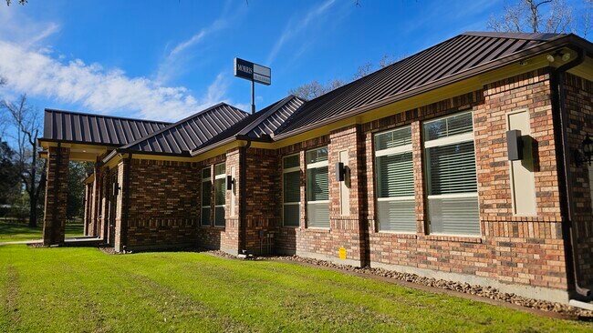 Plus de détails pour 16751 TX-75 Hwy, Willis, TX - Bureau à vendre