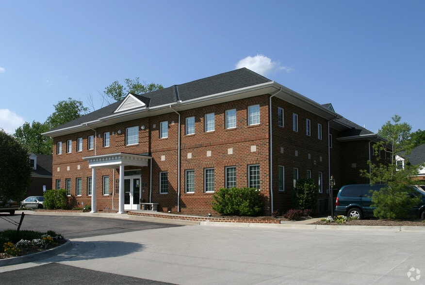 5320 Patterson Ave, Richmond, VA à louer - Photo du bâtiment - Image 2 de 3