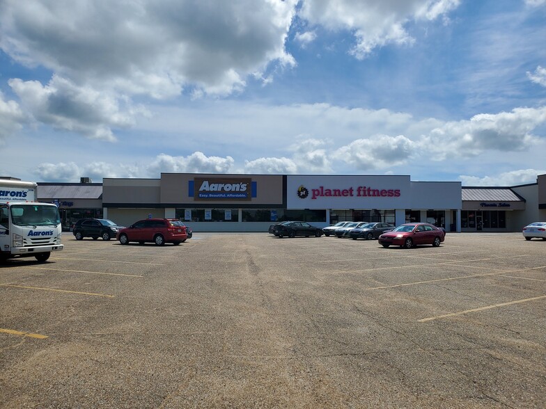 2000-2016 N Parkerson Ave, Crowley, LA à louer - Photo du bâtiment - Image 2 de 4