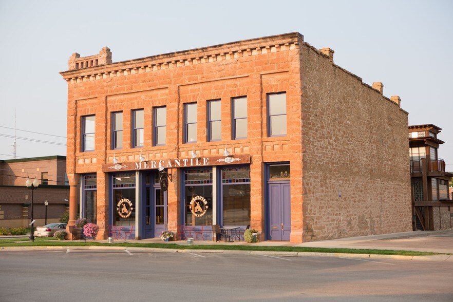 701 N 5th St, Spearfish, SD à vendre - Photo du bâtiment - Image 3 de 20