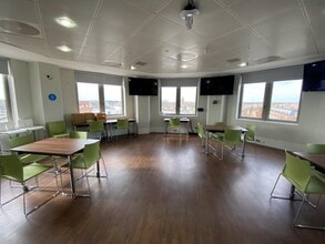 St. Marks Hl, Surbiton for lease Interior Photo- Image 2 of 7