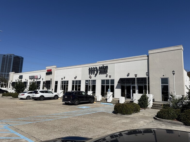 3348 W Esplanade Ave, Metairie, LA à louer - Photo du bâtiment - Image 2 de 7