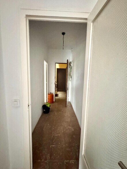 Multifamily in Figueres, Gerona for sale - Interior Photo - Image 3 of 17