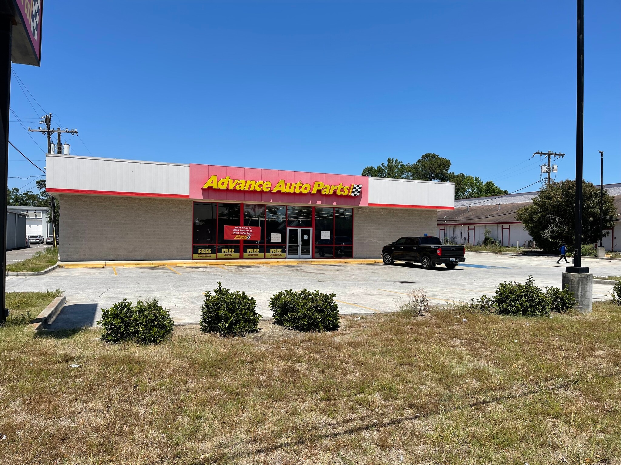 10 W Montgomery Xrd, Savannah, GA for lease Primary Photo- Image 1 of 2