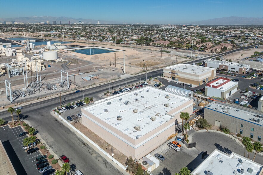 5520 Stephanie St, Las Vegas, NV à vendre - Photo du bâtiment - Image 3 de 11