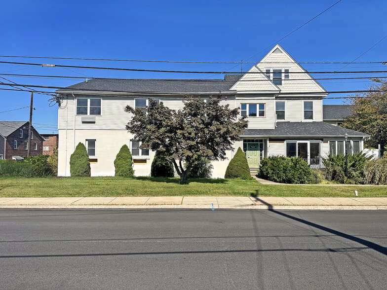 659 Broad St, Emmaus, PA for sale - Building Photo - Image 1 of 14
