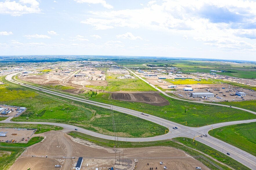 14058 James Dr, Williston, ND à vendre - Aérien - Image 3 de 46