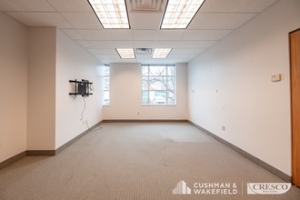 6880 W Snowville Rd, Brecksville, OH à louer Photo intérieure- Image 2 de 6