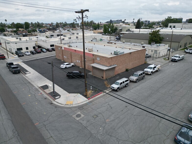 1931 V St, Bakersfield, CA à vendre - Photo du bâtiment - Image 2 de 5