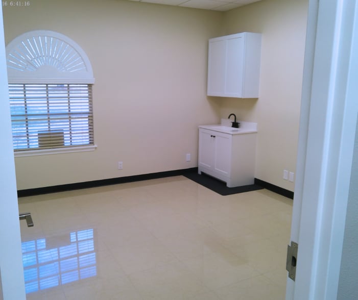 109 Silver Palm Ave, Melbourne, FL for lease - Building Photo - Image 2 of 7