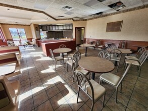 1456 Kennedy Rd, Chippewa Falls, WI à louer Photo intérieure- Image 2 de 4