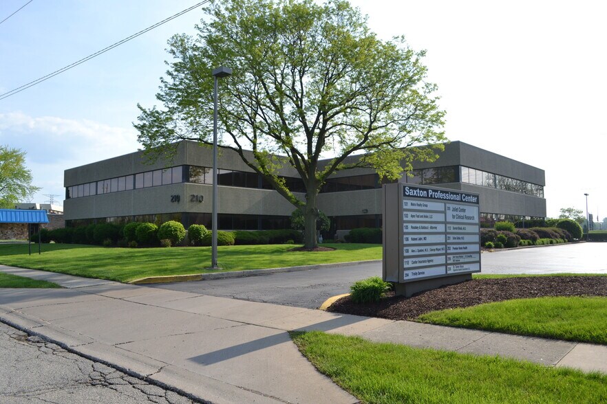 210 N Hammes Ave, Joliet, IL for lease - Building Photo - Image 1 of 4