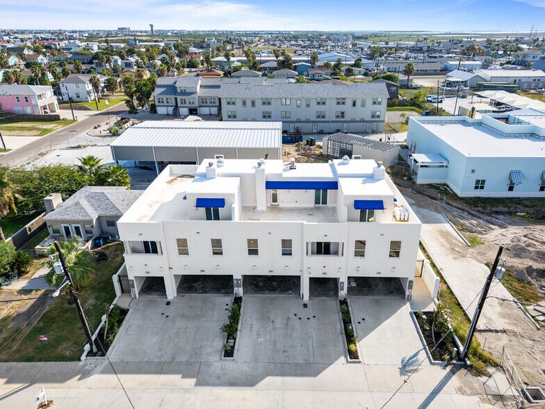 615 W Avenue A, Port Aransas, TX à vendre - Photo du bâtiment - Image 3 de 25