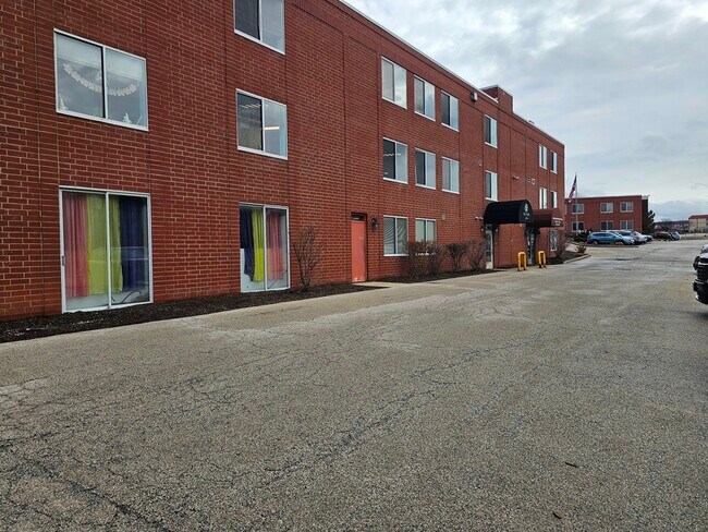 Plus de détails pour 4600 Frontage Rd, Hillside, IL - Médical à louer