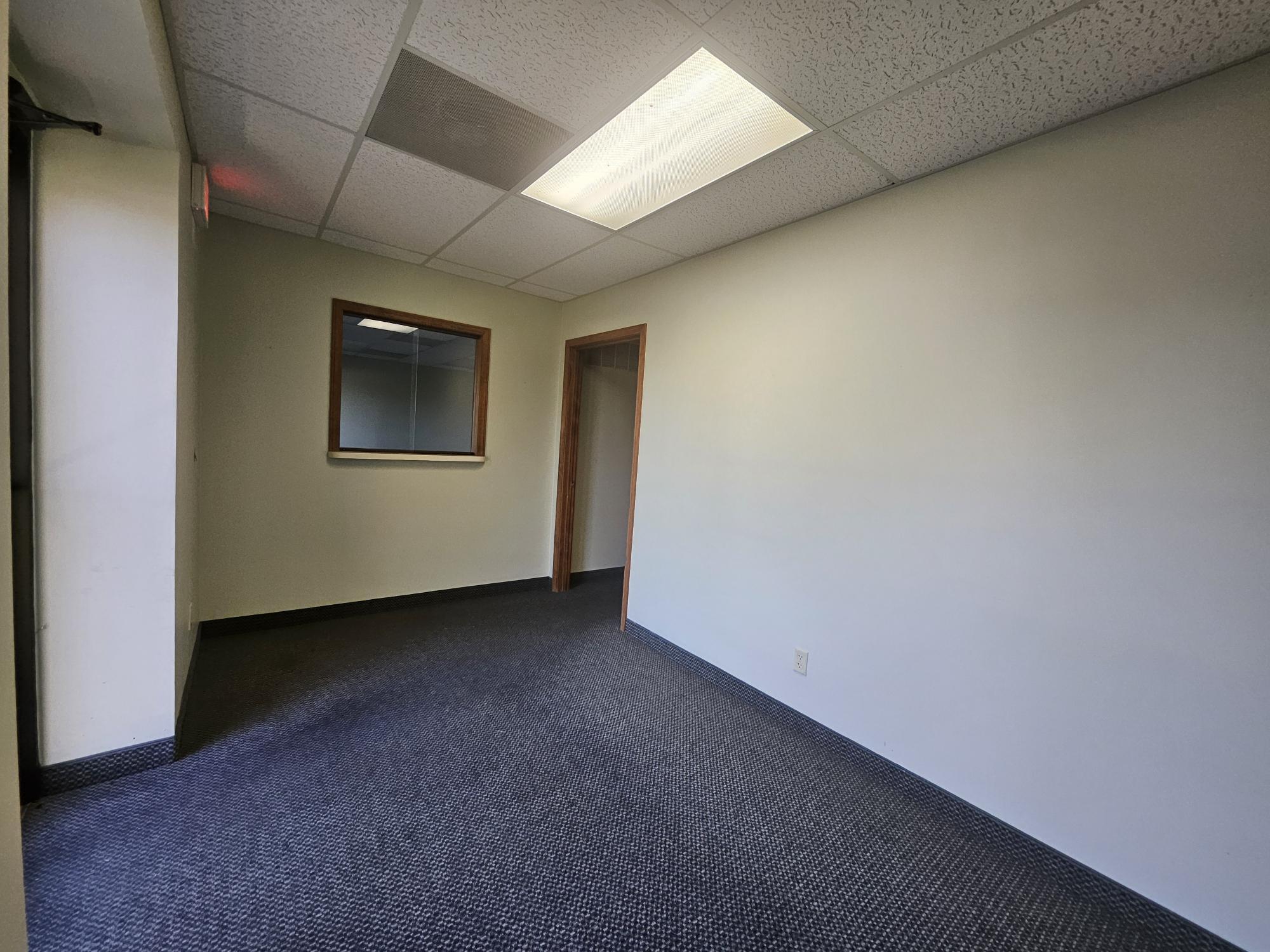 701-735 E Sycamore St, Evansville, IN for lease Interior Photo- Image 1 of 14