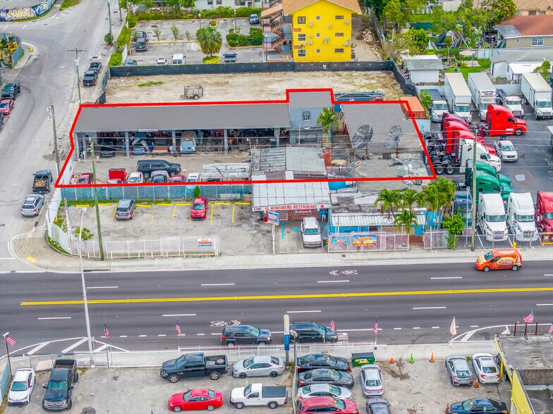 2395 NW 36th St, Miami, FL à louer - Aérien - Image 2 de 11