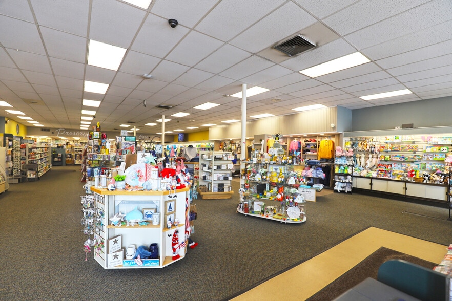 101 Pleasant St, South Weymouth, MA for sale - Interior Photo - Image 2 of 11