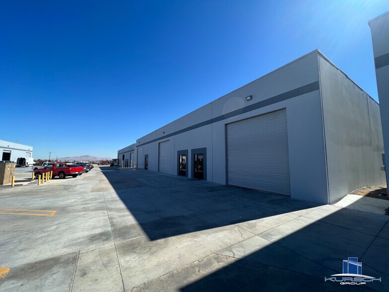 17615 Alder St, Hesperia, CA for lease - Building Photo - Image 3 of 5