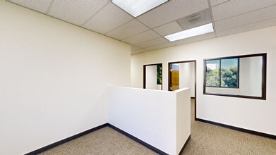 260 Maple Ct, Ventura, CA for lease Matterport 3D Scan- Image 1 of 5