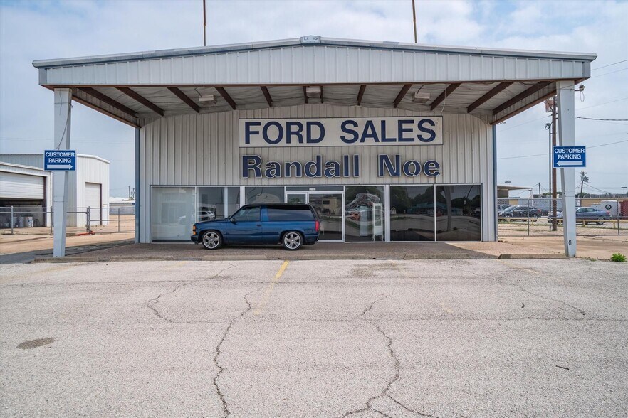 1608 W Moore Ave, Terrell, TX à vendre - Photo du bâtiment - Image 2 de 39