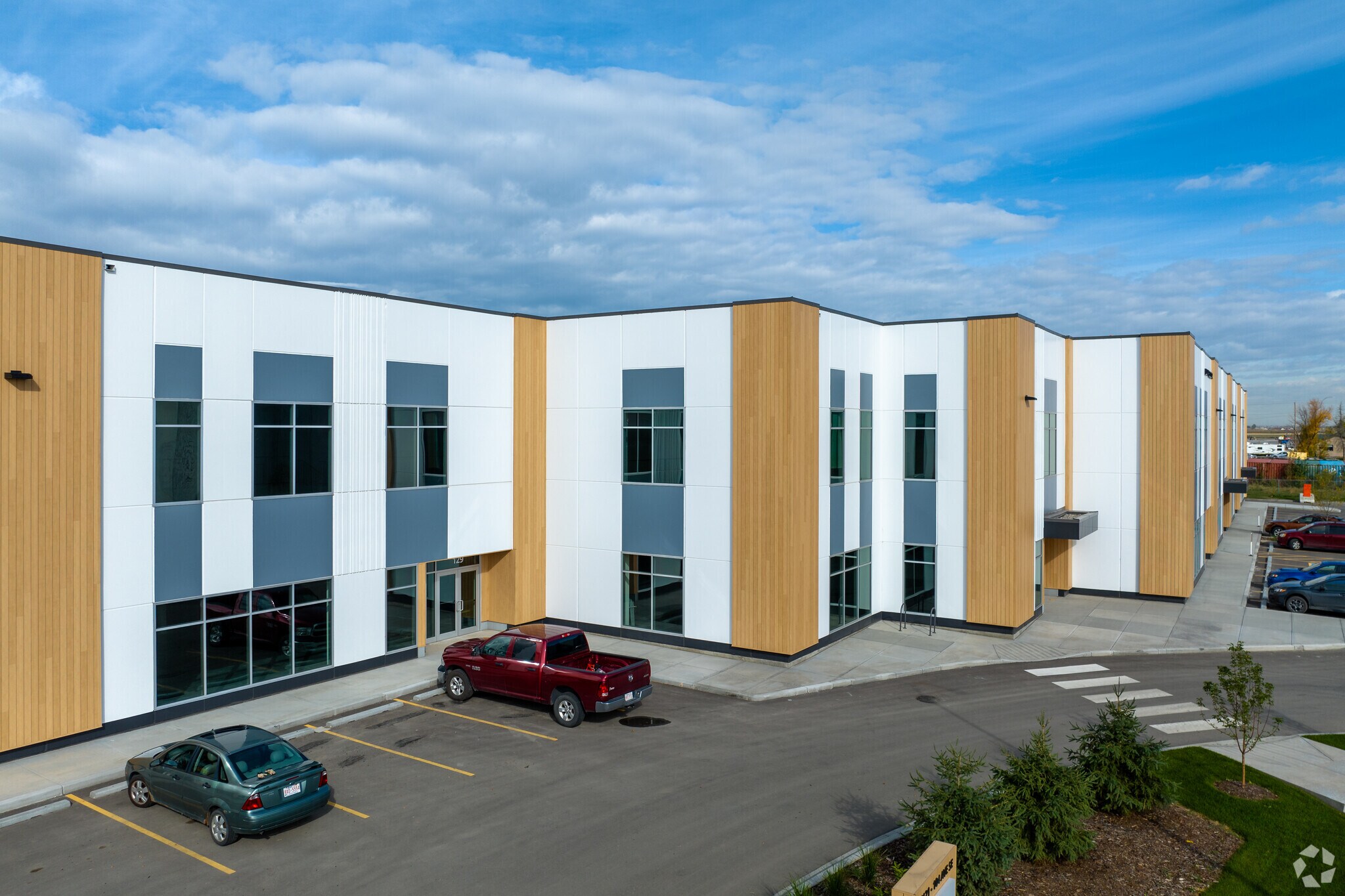 7121 104 Av SE, Calgary, AB à vendre Photo du bâtiment- Image 1 de 8