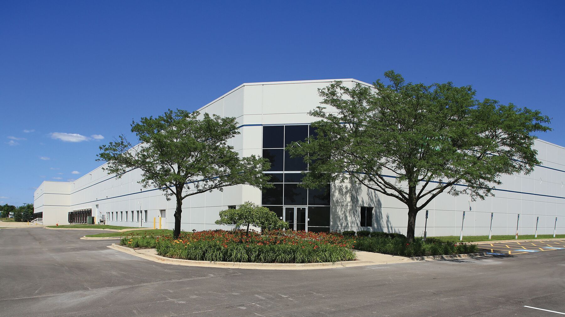 1835 W Jefferson Ave, Naperville, IL à louer Photo du bâtiment- Image 1 de 2