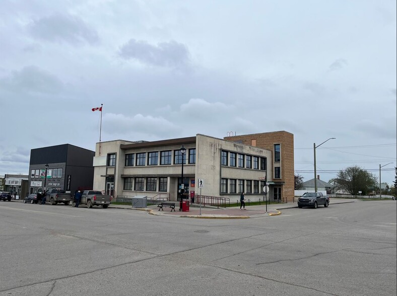 422 50 St, Edson, AB for lease - Primary Photo - Image 1 of 11