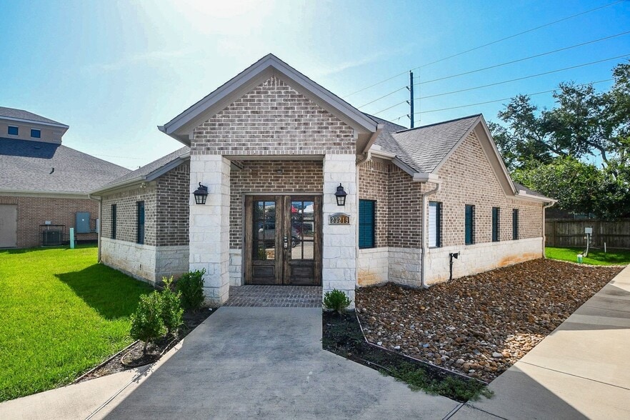 23219 Red River Dr, Katy, TX à vendre - Photo du bâtiment - Image 3 de 32