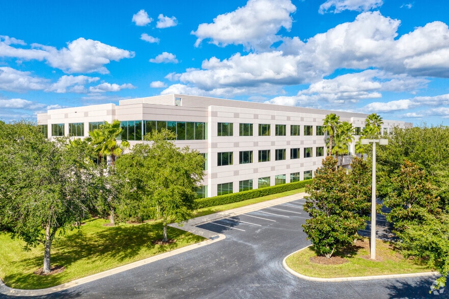 11474 Corporate Blvd, Orlando, FL for lease - Primary Photo - Image 1 of 9